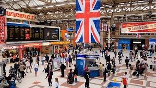 A Walk Through The London Victoria Station London England [upl. by Sonnnie]